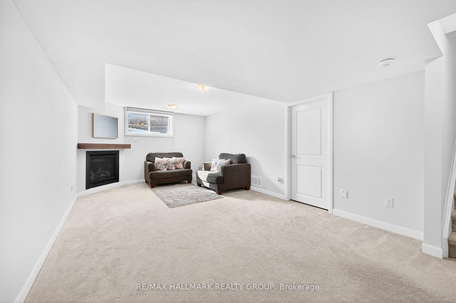 562 Clemency Crescent - Photo 28