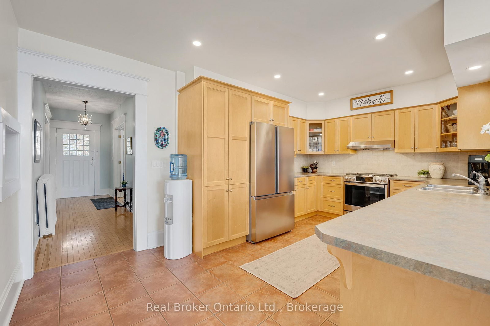 739 Colborne Street - Photo 14