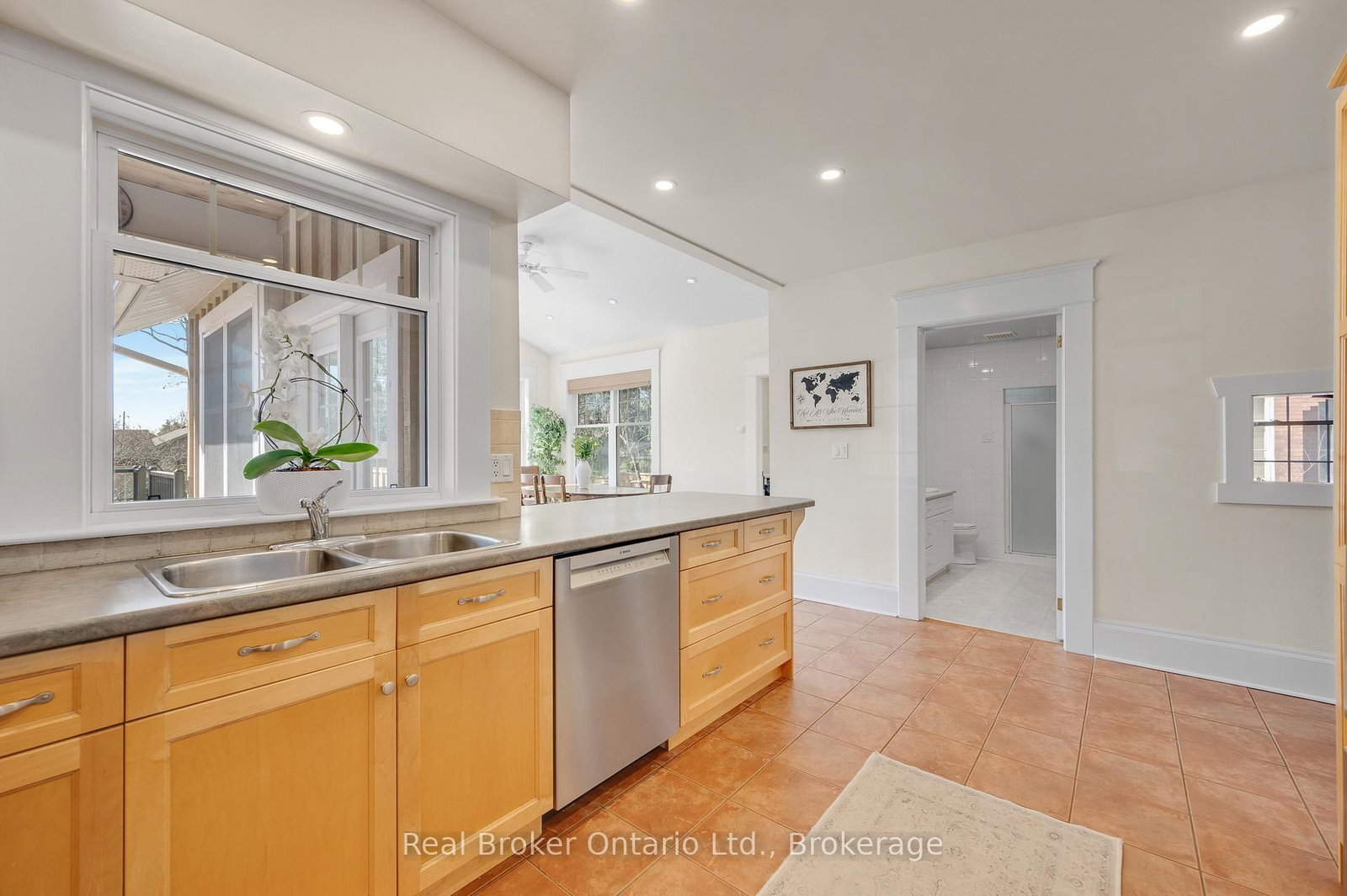 739 Colborne Street - Photo 17