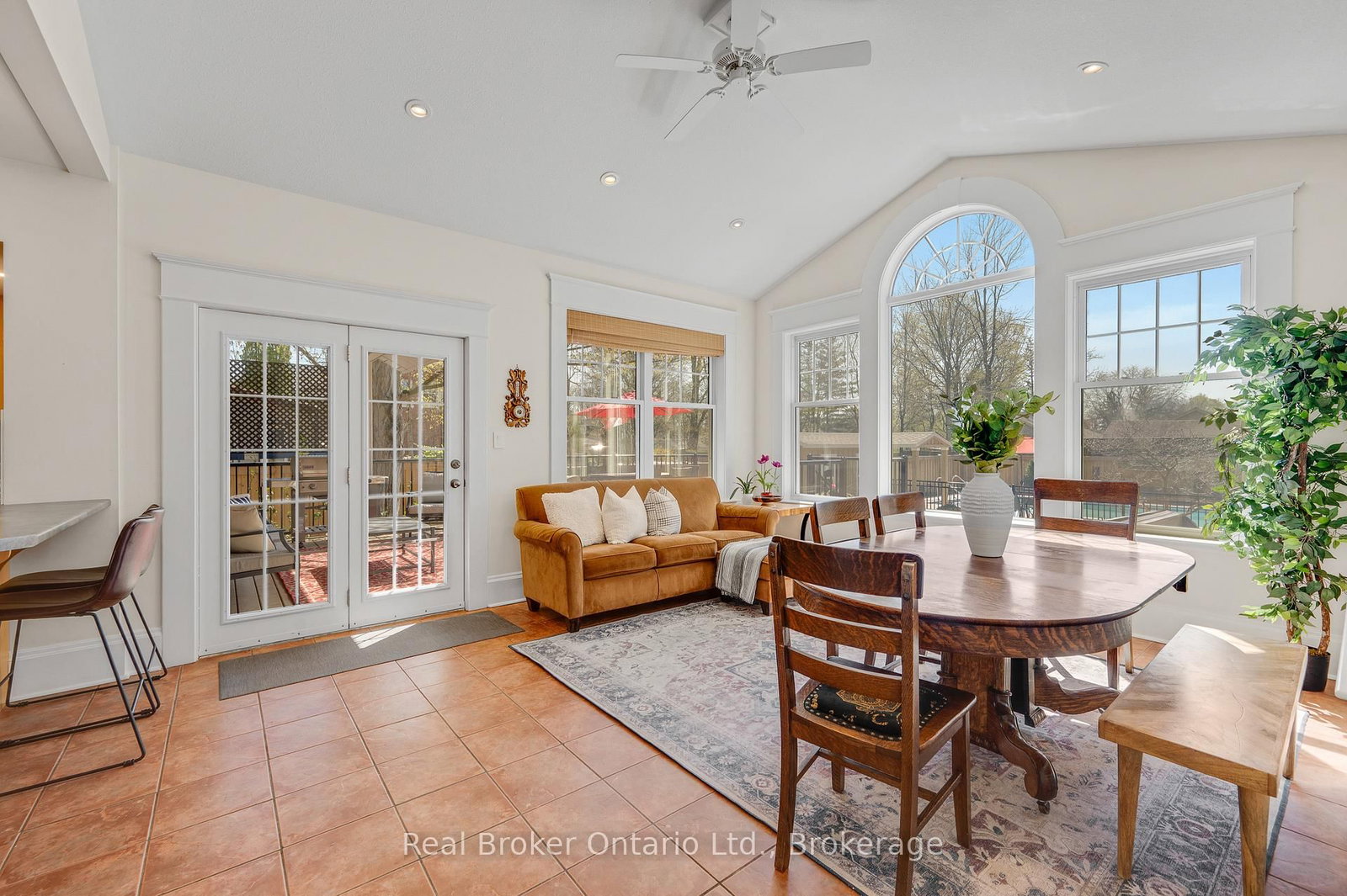 739 Colborne Street - Photo 18