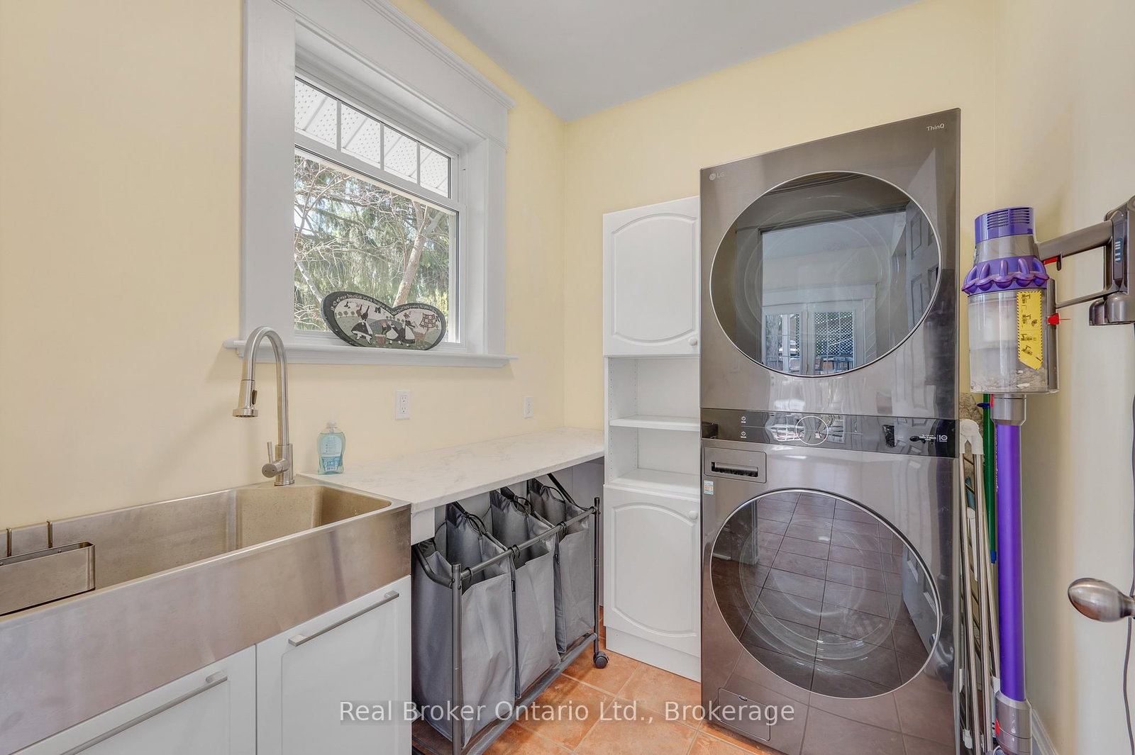739 Colborne Street - Photo 21