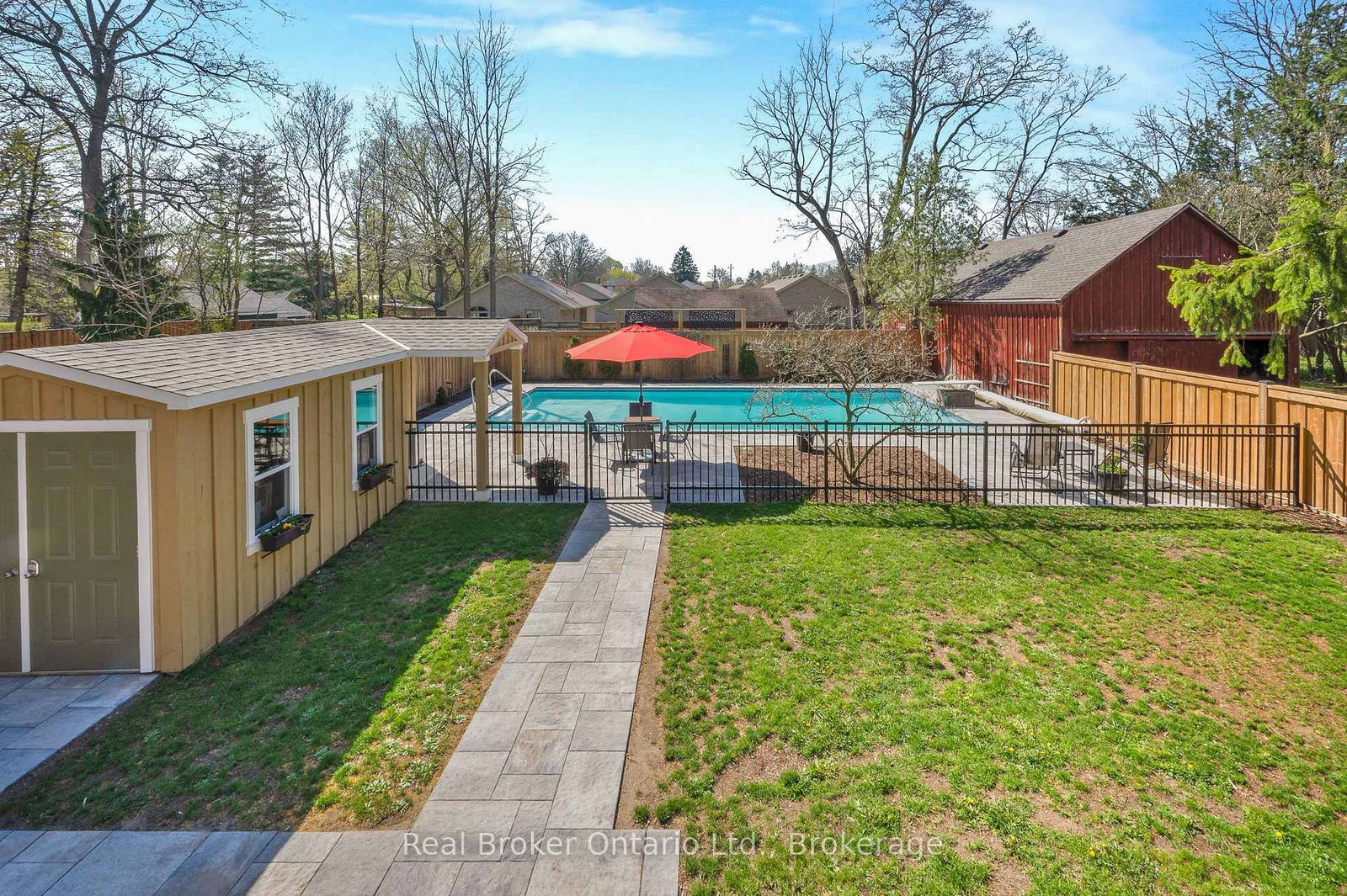 739 Colborne Street - Photo 38