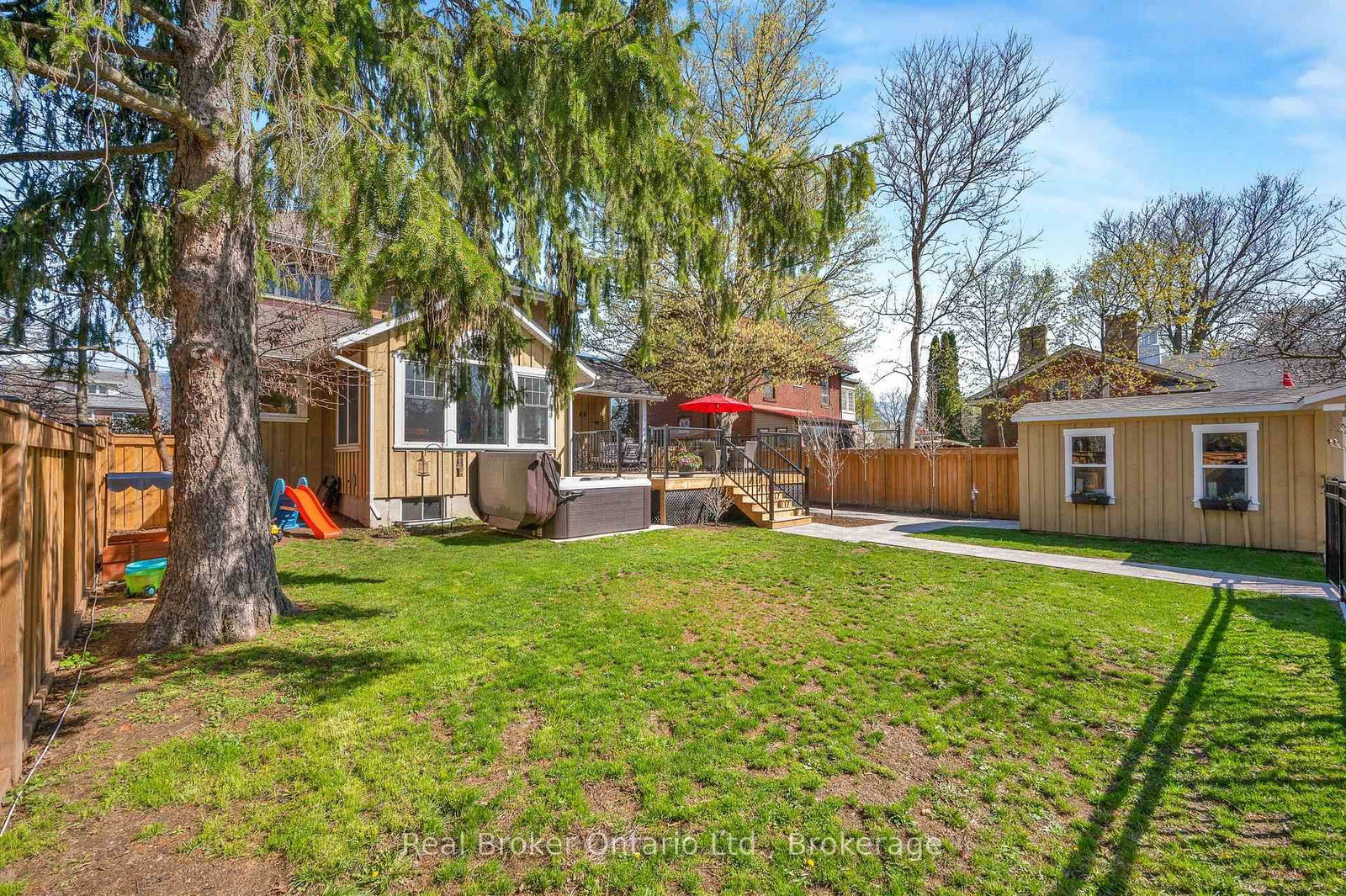 739 Colborne Street - Photo 45