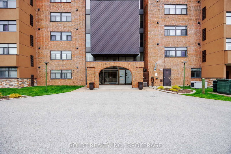 506 - 276 Oakdale Ave, St. Catharines, L2P 3S5 | Image 2