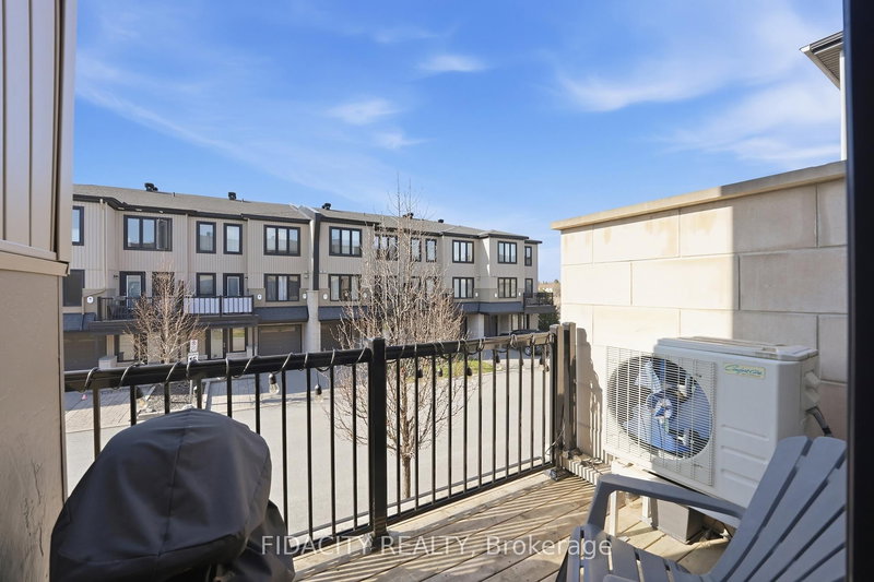 807 Element Private, Ottawa, K2M 0M8 | Image 3