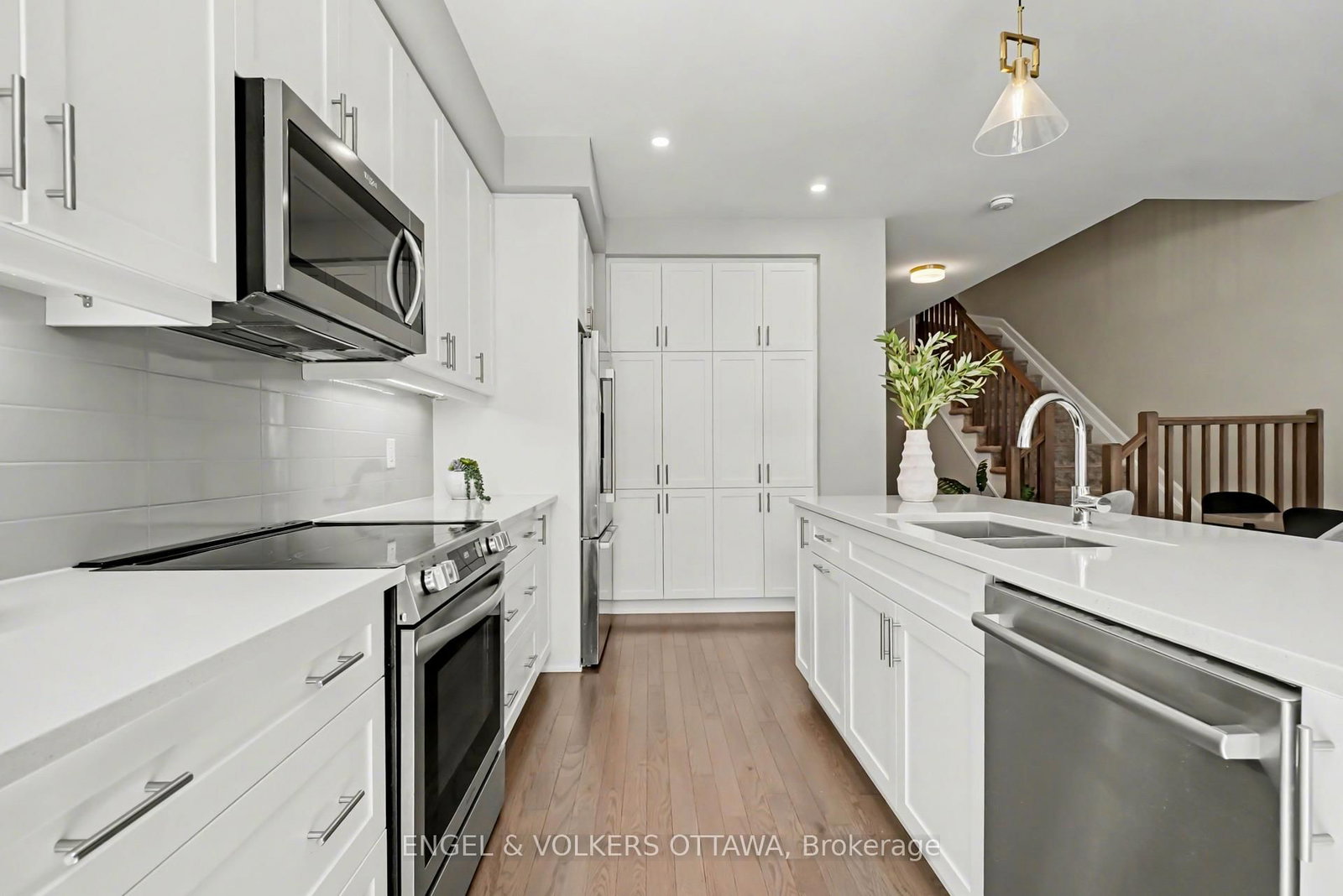 57 Mandevilla Crescent - Photo 7