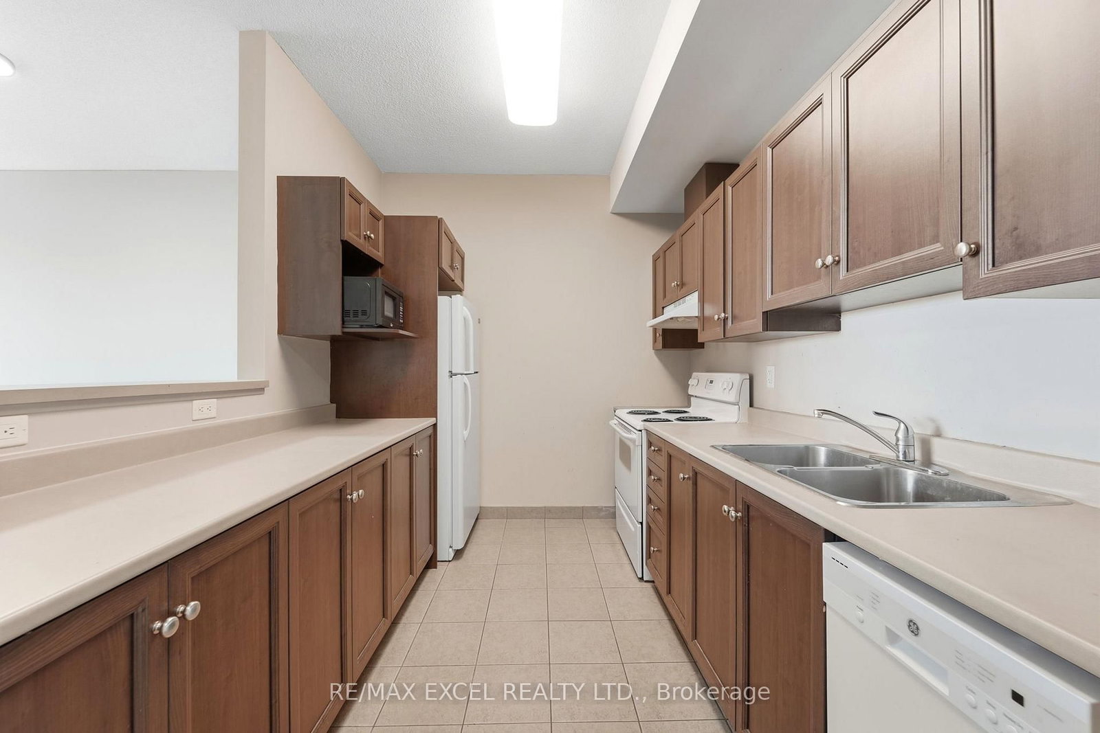 100 ROGER GUINDON Avenue, Unit 605 - Photo 11