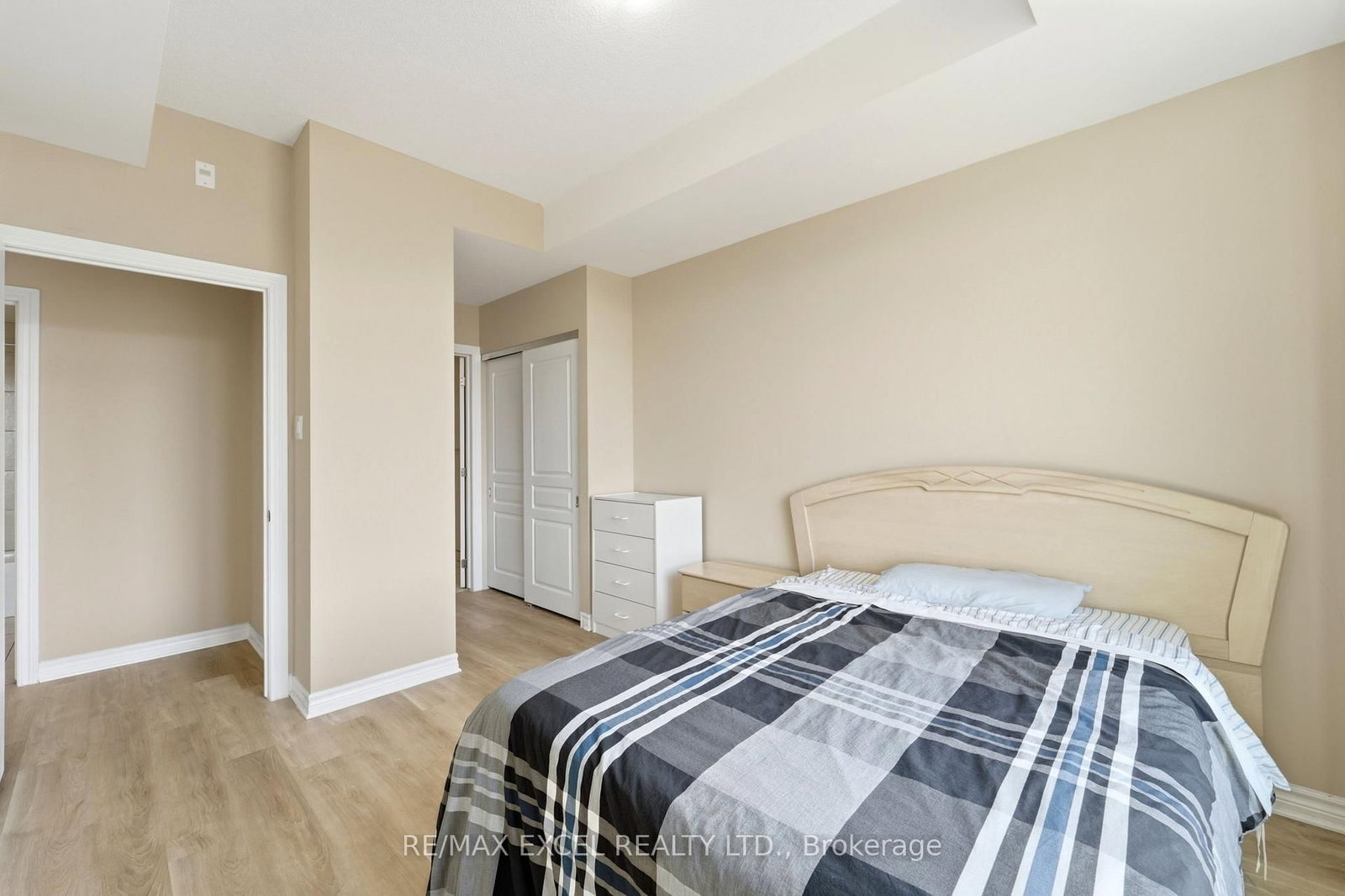 100 ROGER GUINDON Avenue, Unit 605 - Photo 14