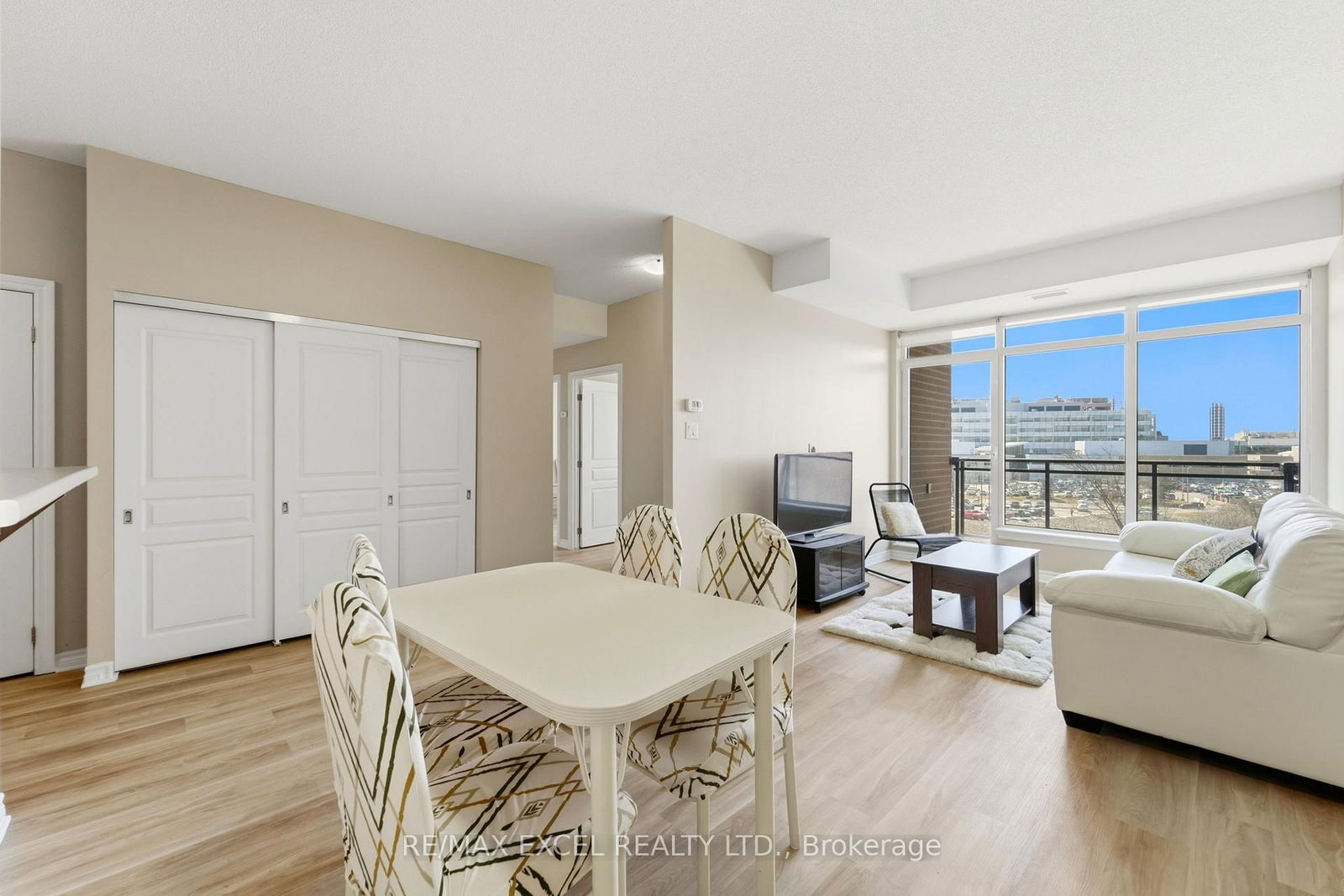 100 ROGER GUINDON Avenue, Unit 605 - Photo 8