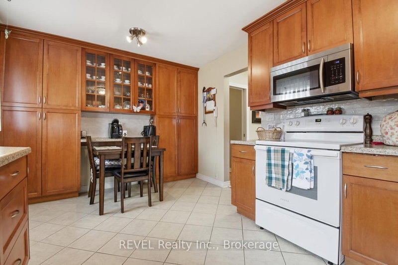 108 Richmond St, Thorold, L2V 3H1 | Image 3