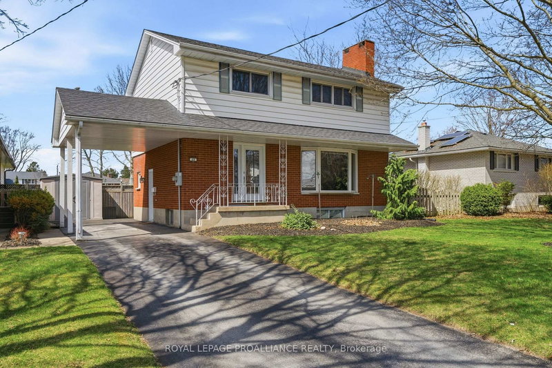 49 Plaza Sq, Belleville, K8N 4J2 | Image 3