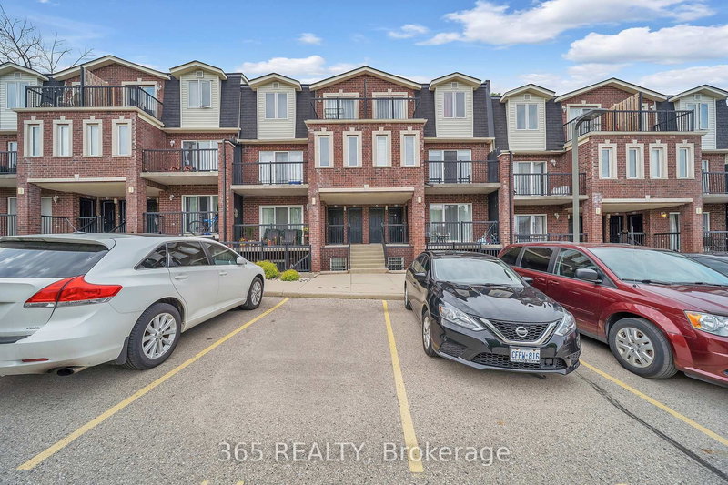4D - 45 Cedarhill Cres, Kitchener, N2E 0A2 | Image 2