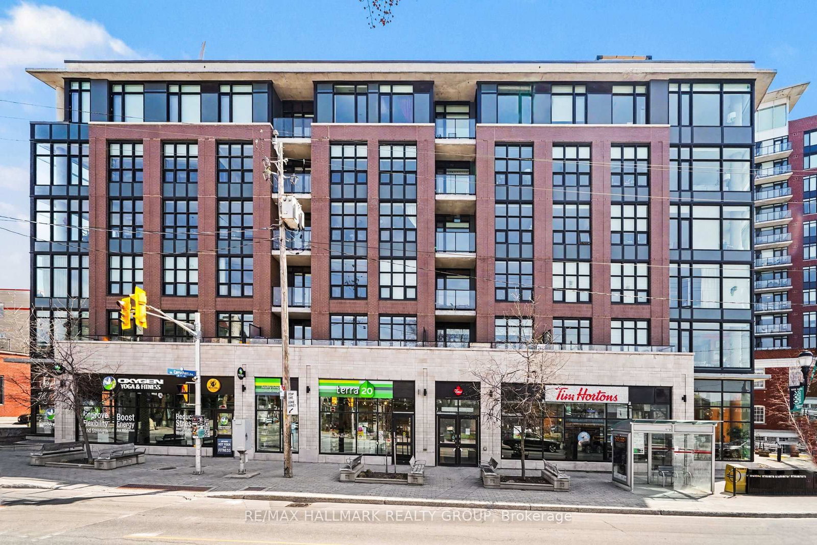 10 Rosemount Avenue, Unit 404 - Photo 2