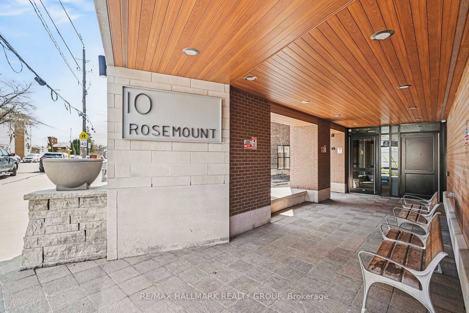 10 Rosemount Avenue, Unit 404 - Photo 3