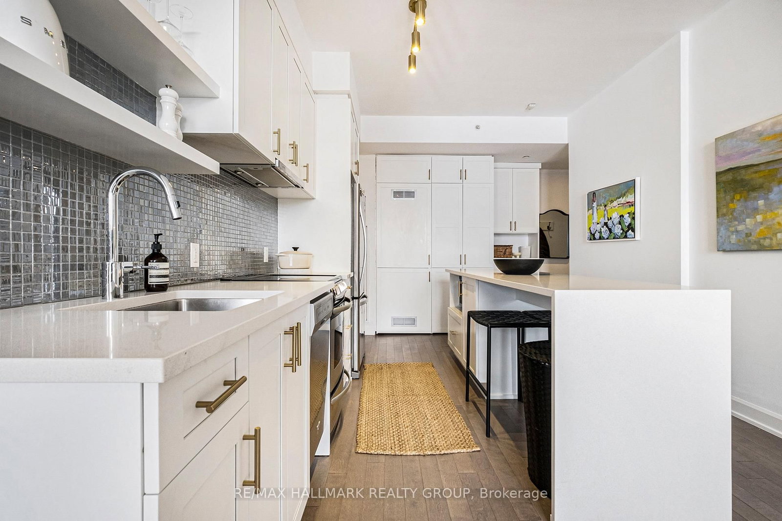 10 Rosemount Avenue, Unit 404 - Photo 5