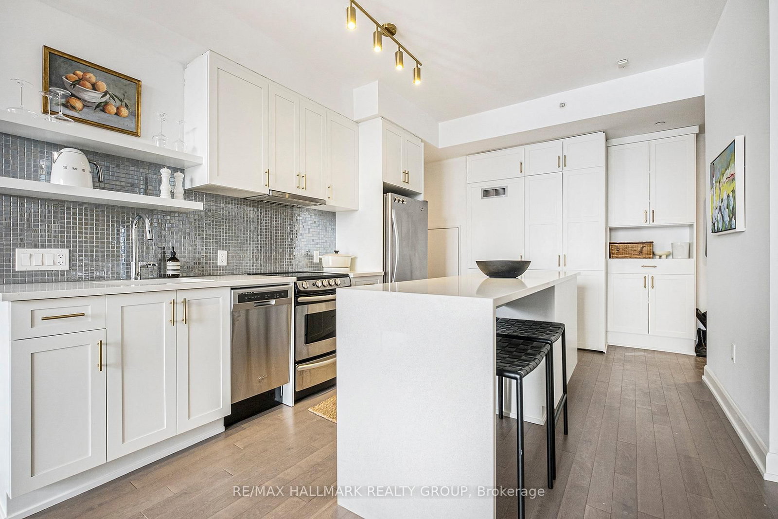 10 Rosemount Avenue, Unit 404 - Photo 6