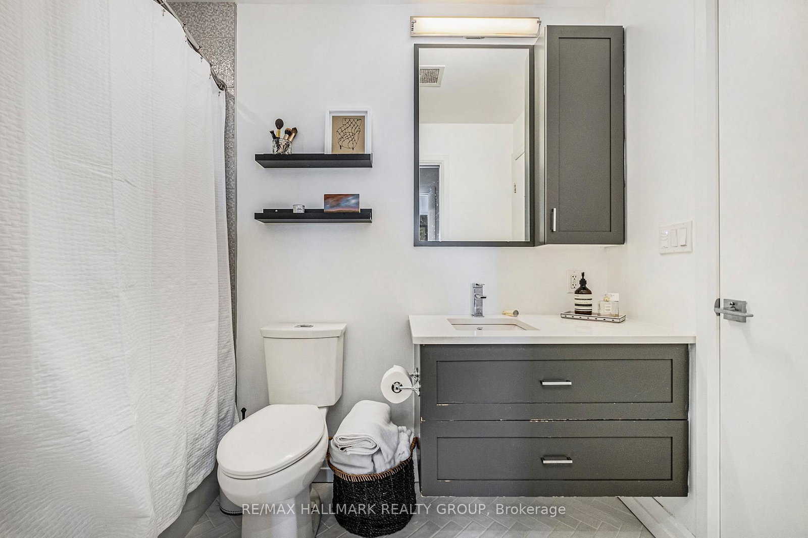 10 Rosemount Avenue, Unit 404 - Photo 9