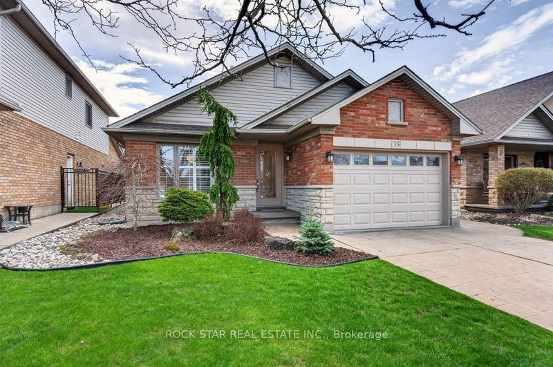 35 Hepburn Cres, Hamilton, L9C 7S4 | Image 2