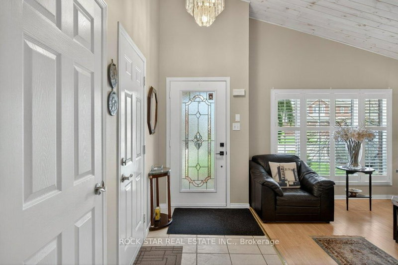 35 Hepburn Cres, Hamilton, L9C 7S4 | Image 3