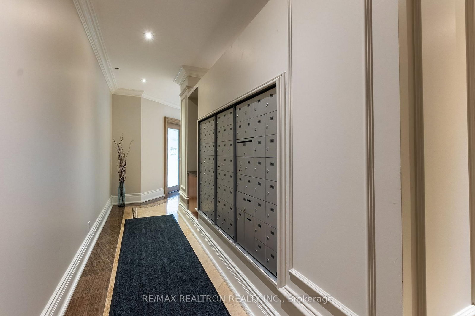 223 Erb Street W, Unit 1202 - Photo 37