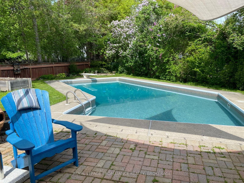 62 Montgomery Blvd, Kingston, K7M 3N6 | Image 2