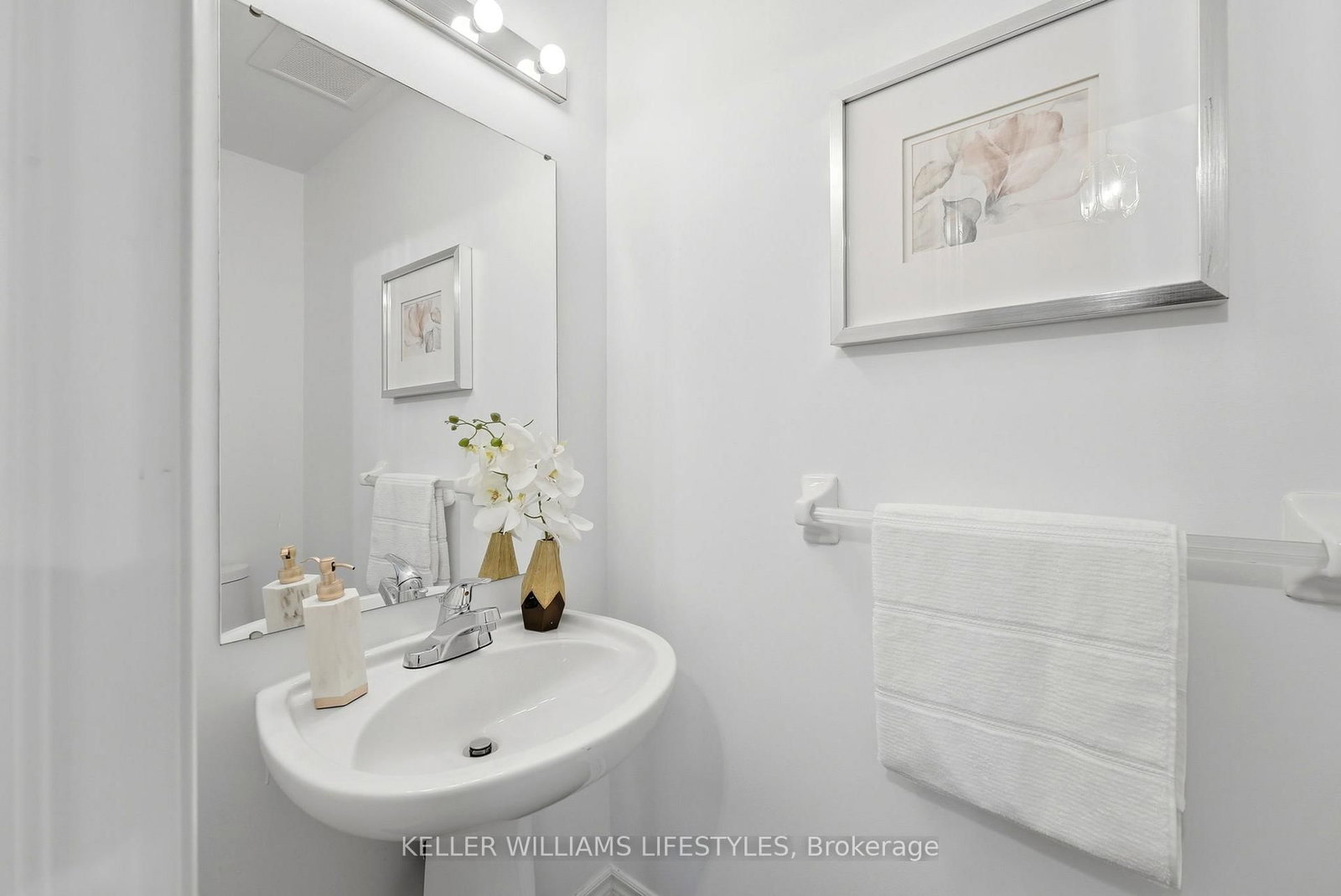 270 North Centre Road, Unit 16 - Photo 15