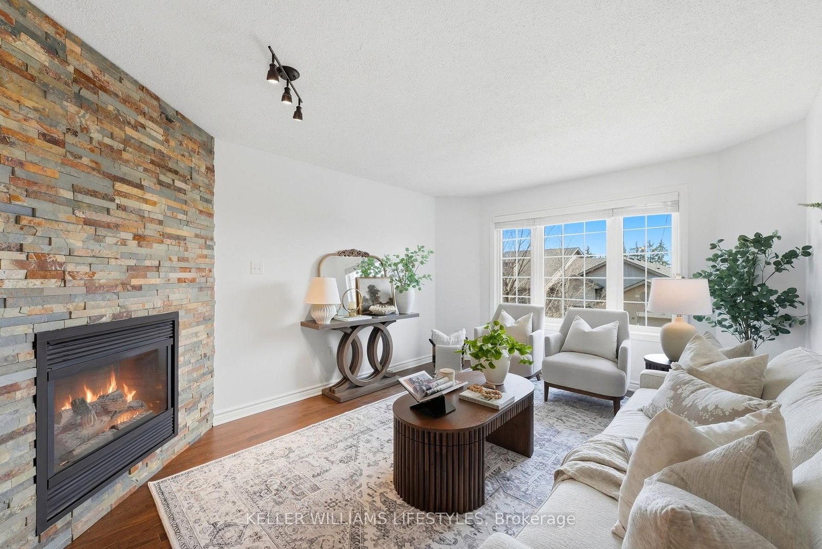 270 North Centre Road, Unit 16 - Photo 3