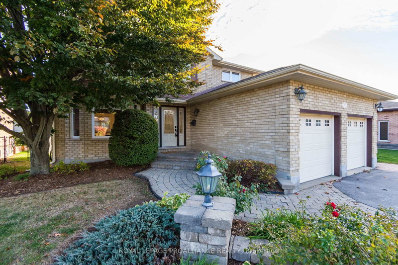 37 Dungannon Dr, Belleville, K8P 5E7 | Image 3