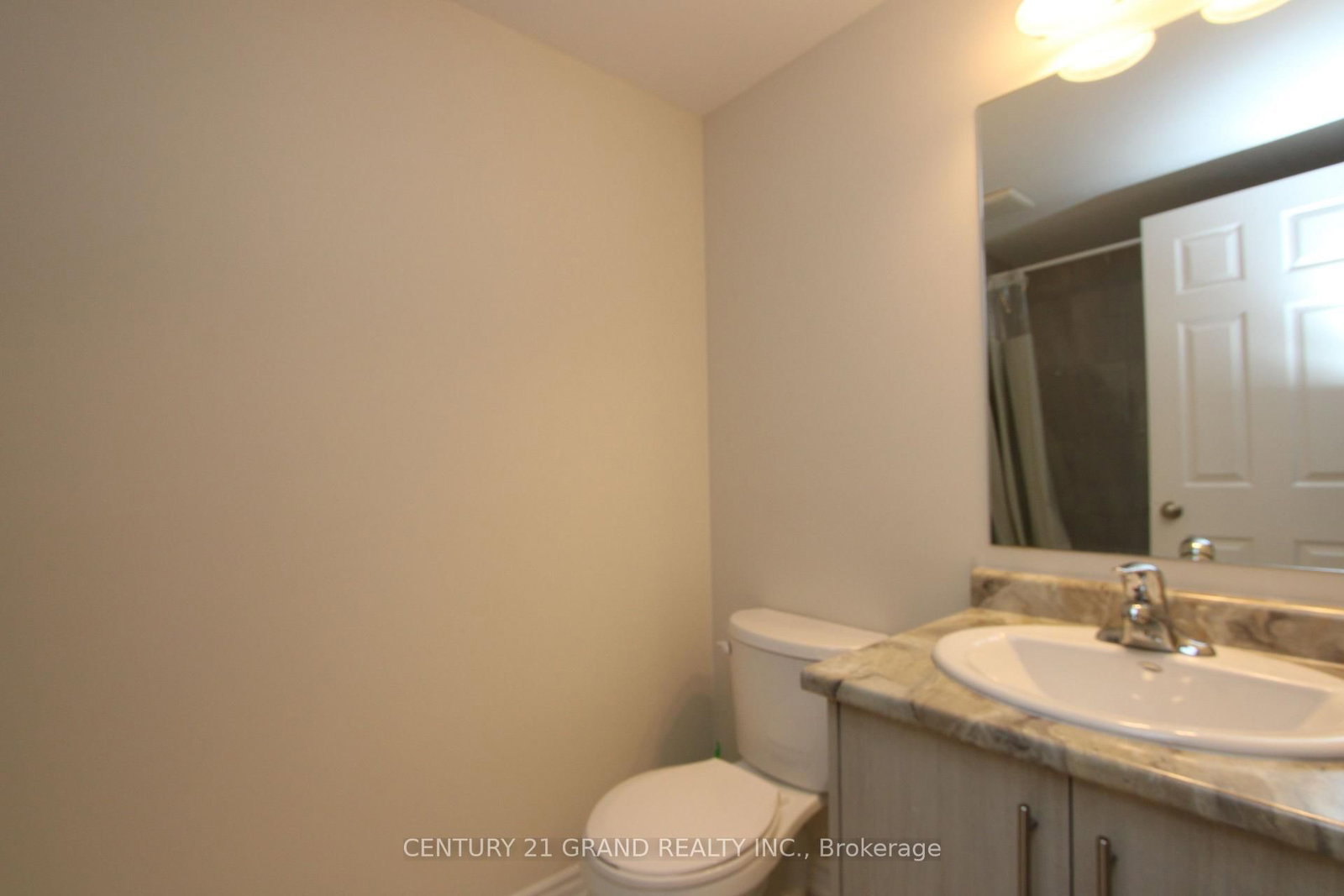 677 Park Road N, Unit 13 - Photo 12