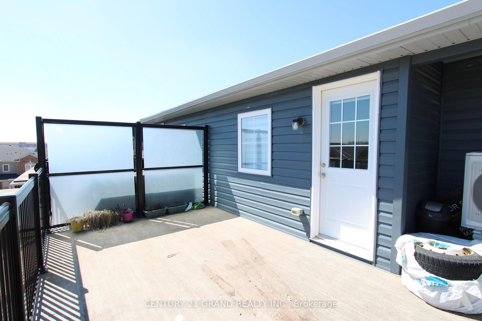 677 Park Road N, Unit 13 - Photo 21
