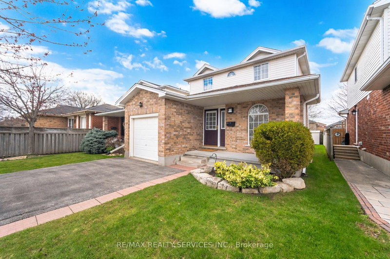 234 Country Club Dr, Guelph, N1E 3L2 | Image 2