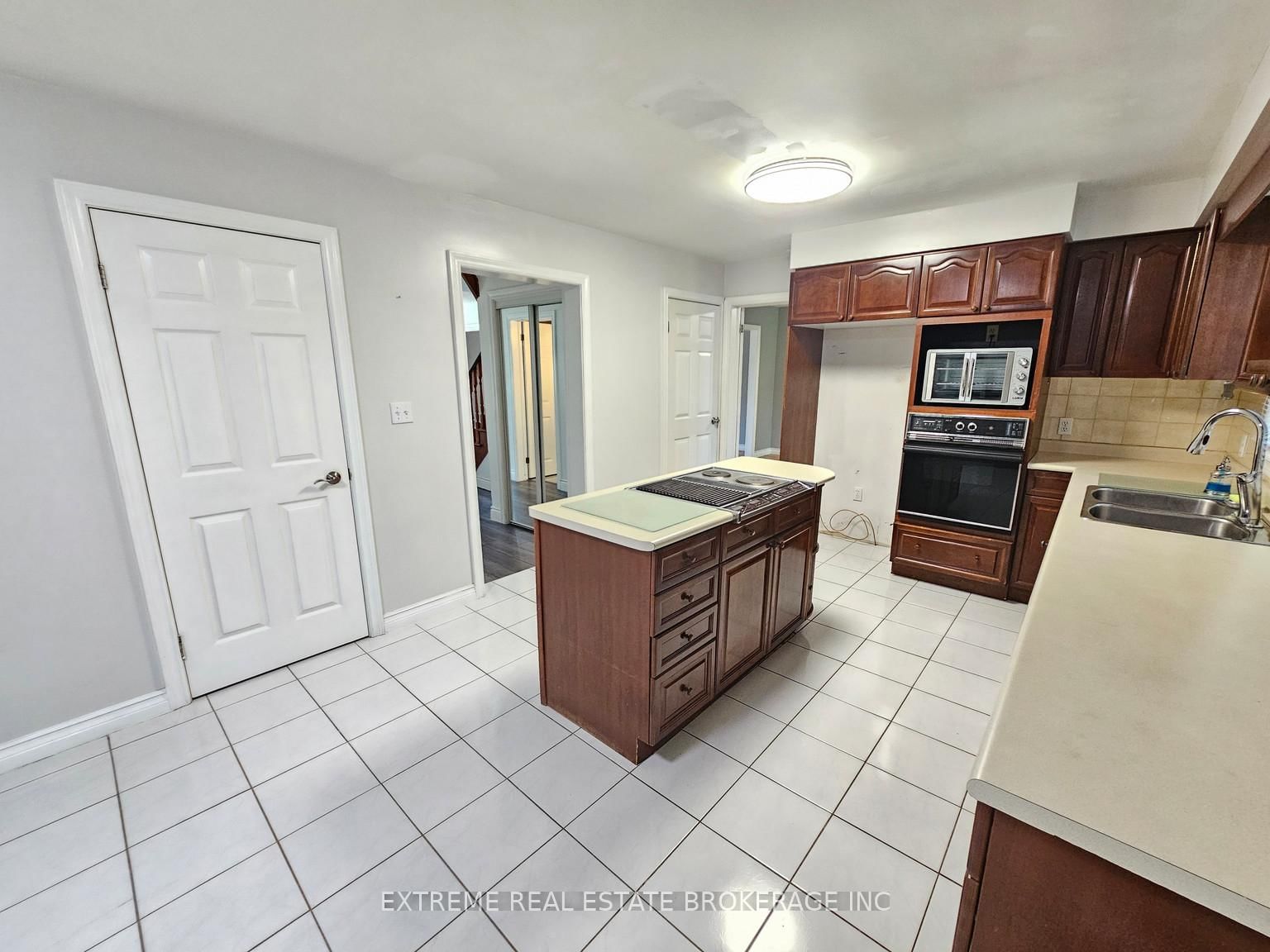 49 Decew Woods Court, Unit Main - Photo 5