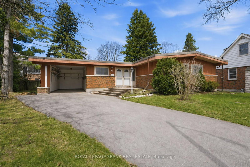 30 Maple Cres, Kawartha Lakes, K9V 2R7 | Image 2