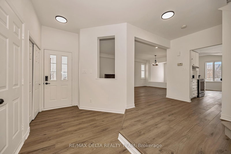 2164 Sojourn St, Orleans, K4A 4E2 | Image 3