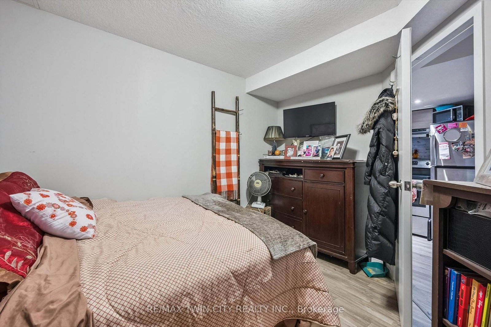 27 Vicmount Drive - Photo 33