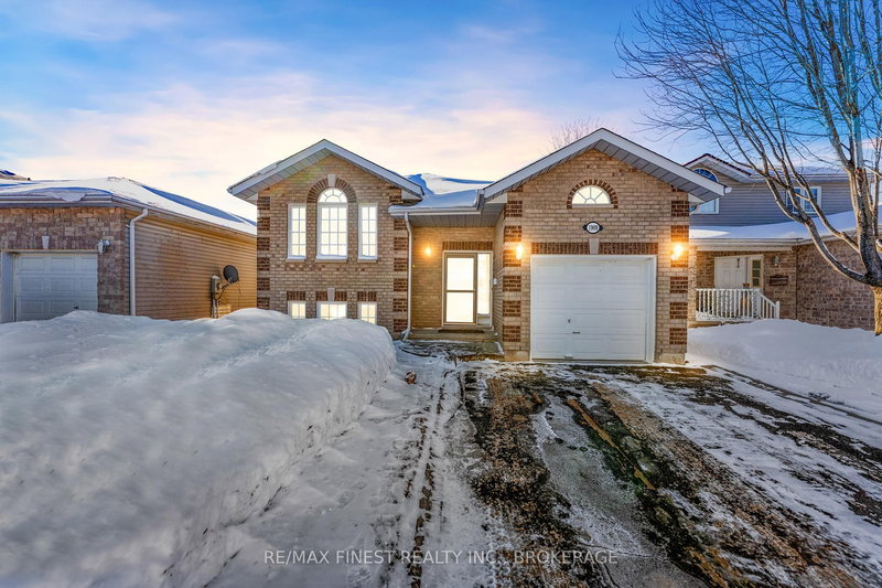 home for sale on 1909 Spindlewood Street