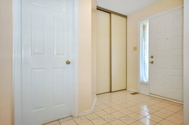 9 Raj Terr, Ottawa, K1G 4T4 | Image 3