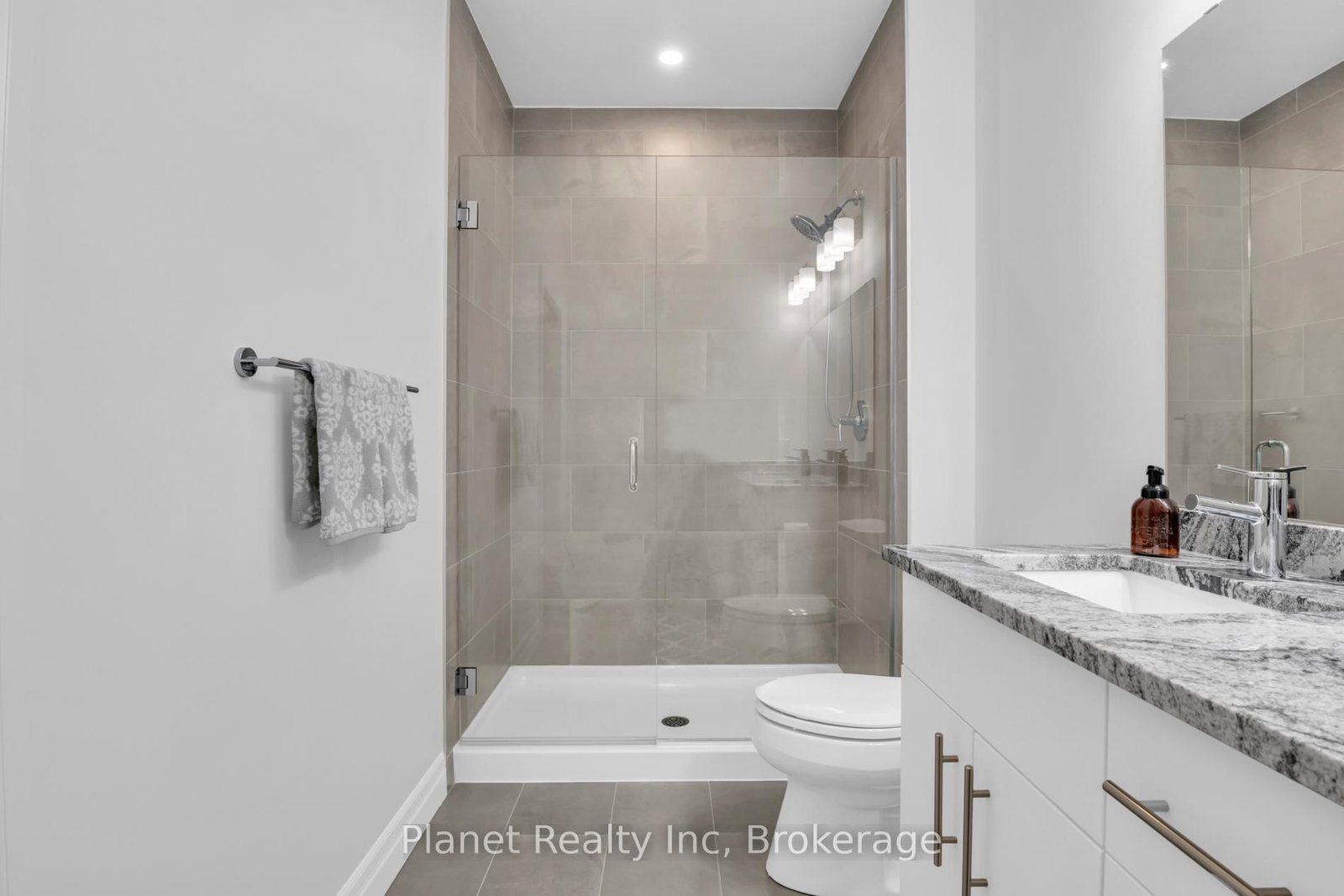 1878 Gordon Street, Unit 910 - Photo 19