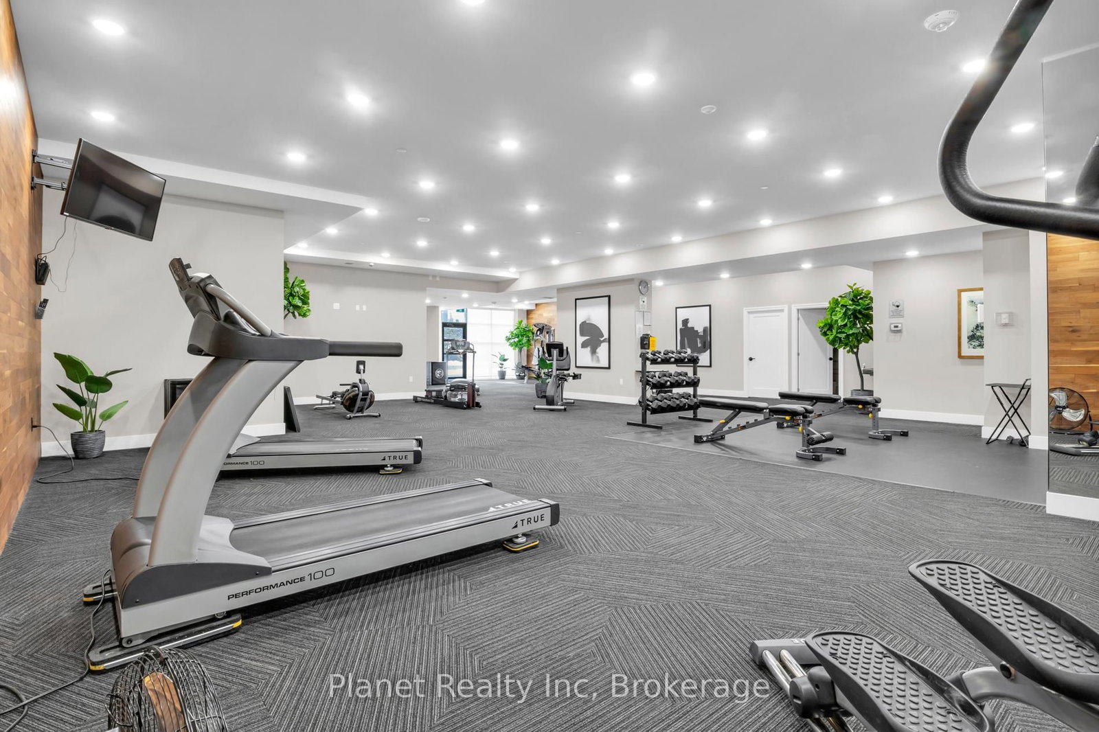 1878 Gordon Street, Unit 910 - Photo 40