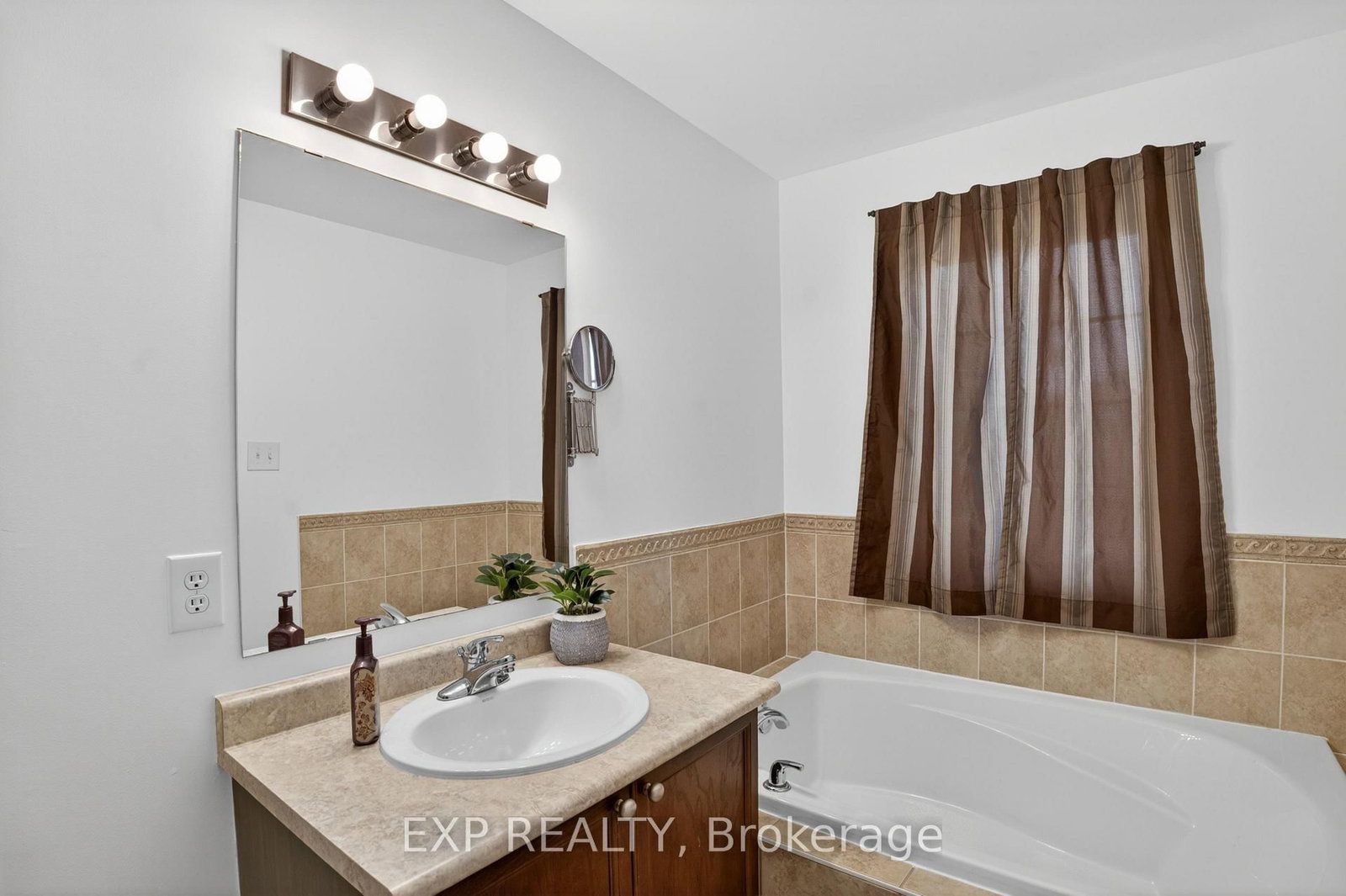301 BRIGITTA Street - Photo 18