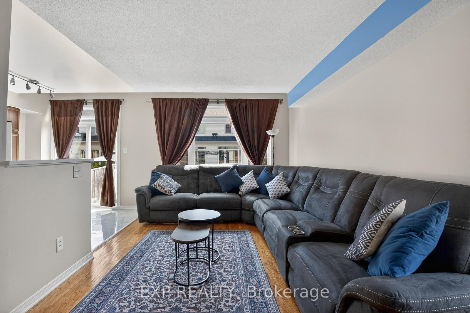 301 BRIGITTA Street - Photo 4
