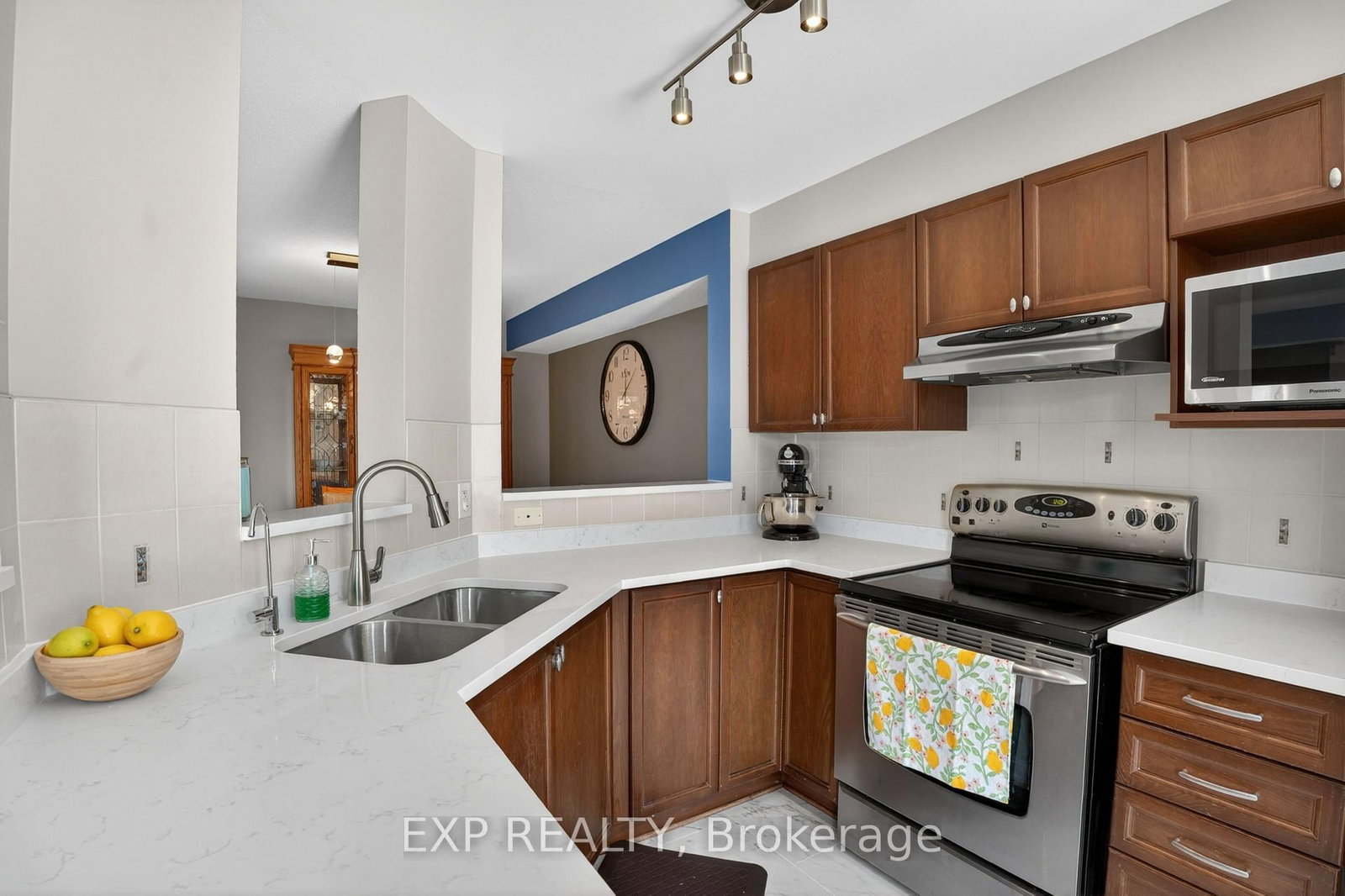 301 BRIGITTA Street - Photo 9