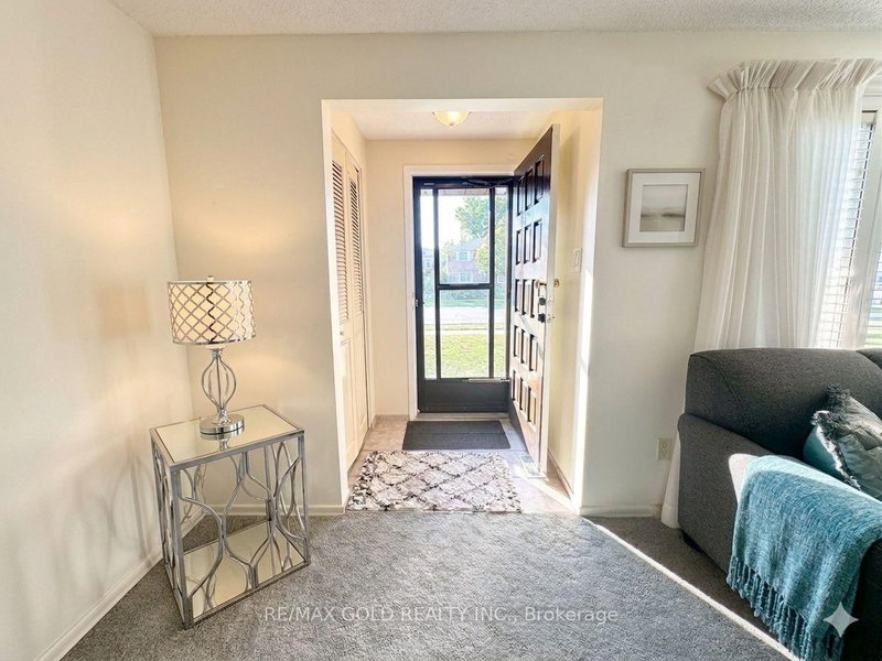 3 - 23 Flint Dr, Kitchener, N2E 1S8 | Image 2