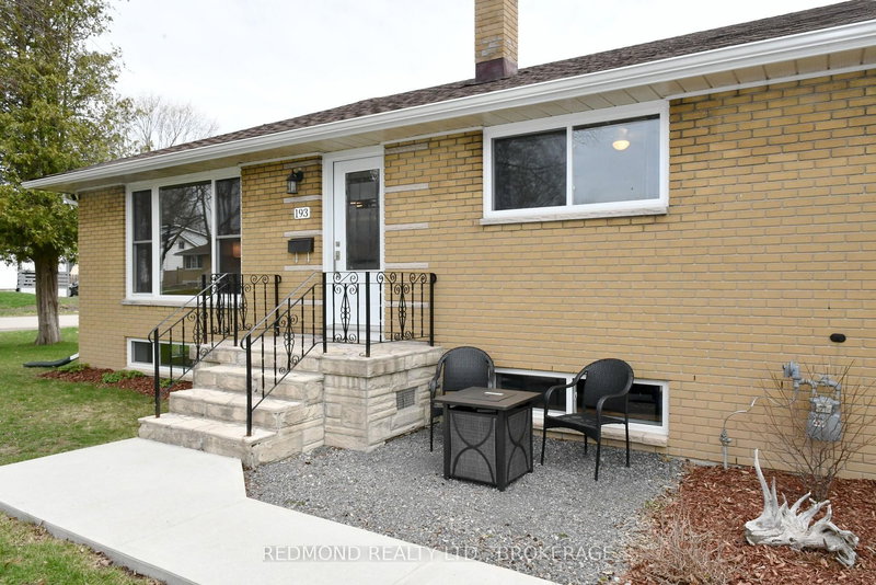 193 Elizabeth Dr, Gananoque, K7G 1P6 | Image 3