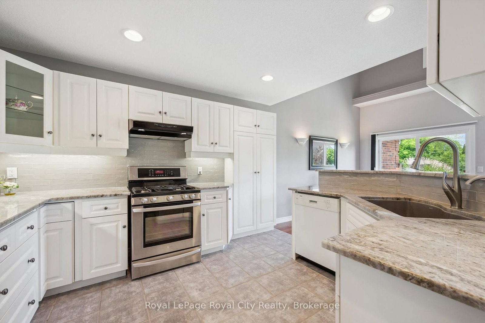 105 Riverwalk Place - Photo 15
