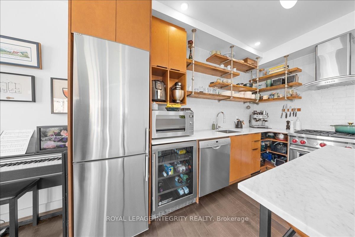 150 Greenfield Avenue, Unit 204 - Photo 11