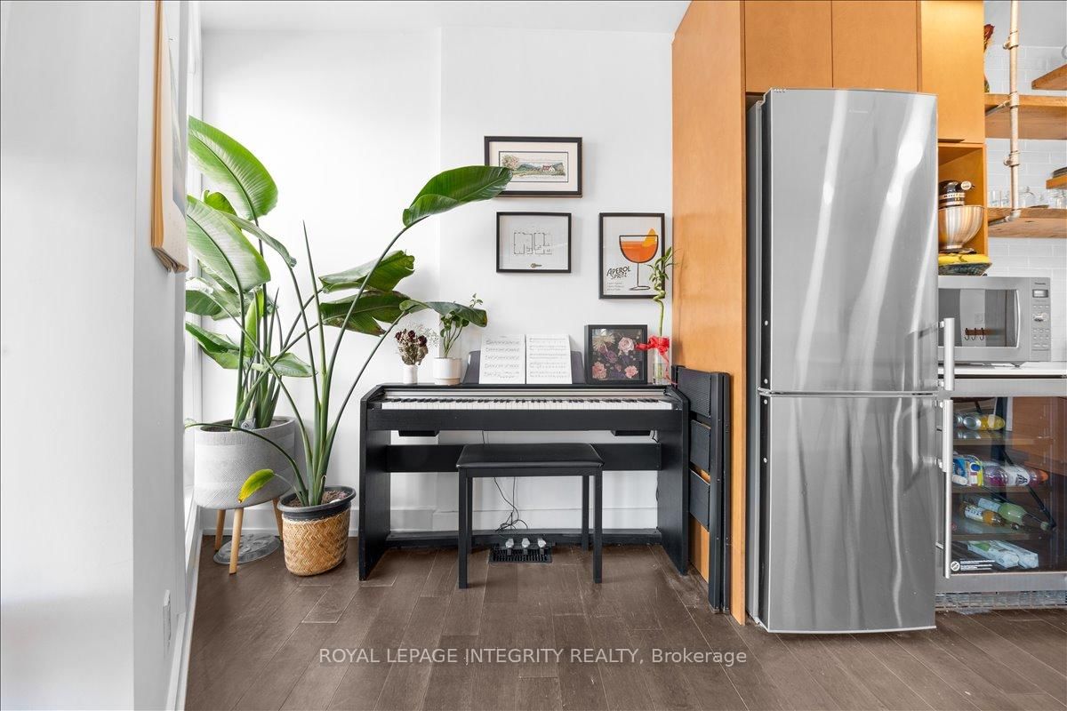 150 Greenfield Avenue, Unit 204 - Photo 13