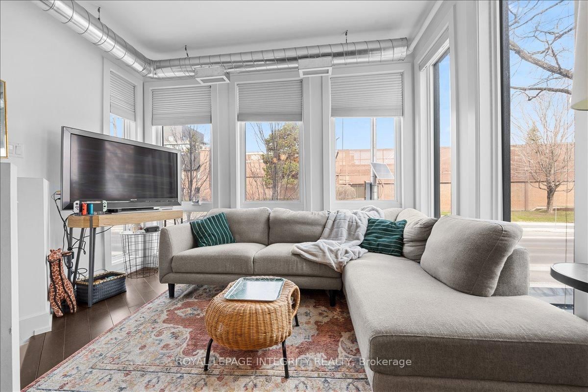 150 Greenfield Avenue, Unit 204 - Photo 14