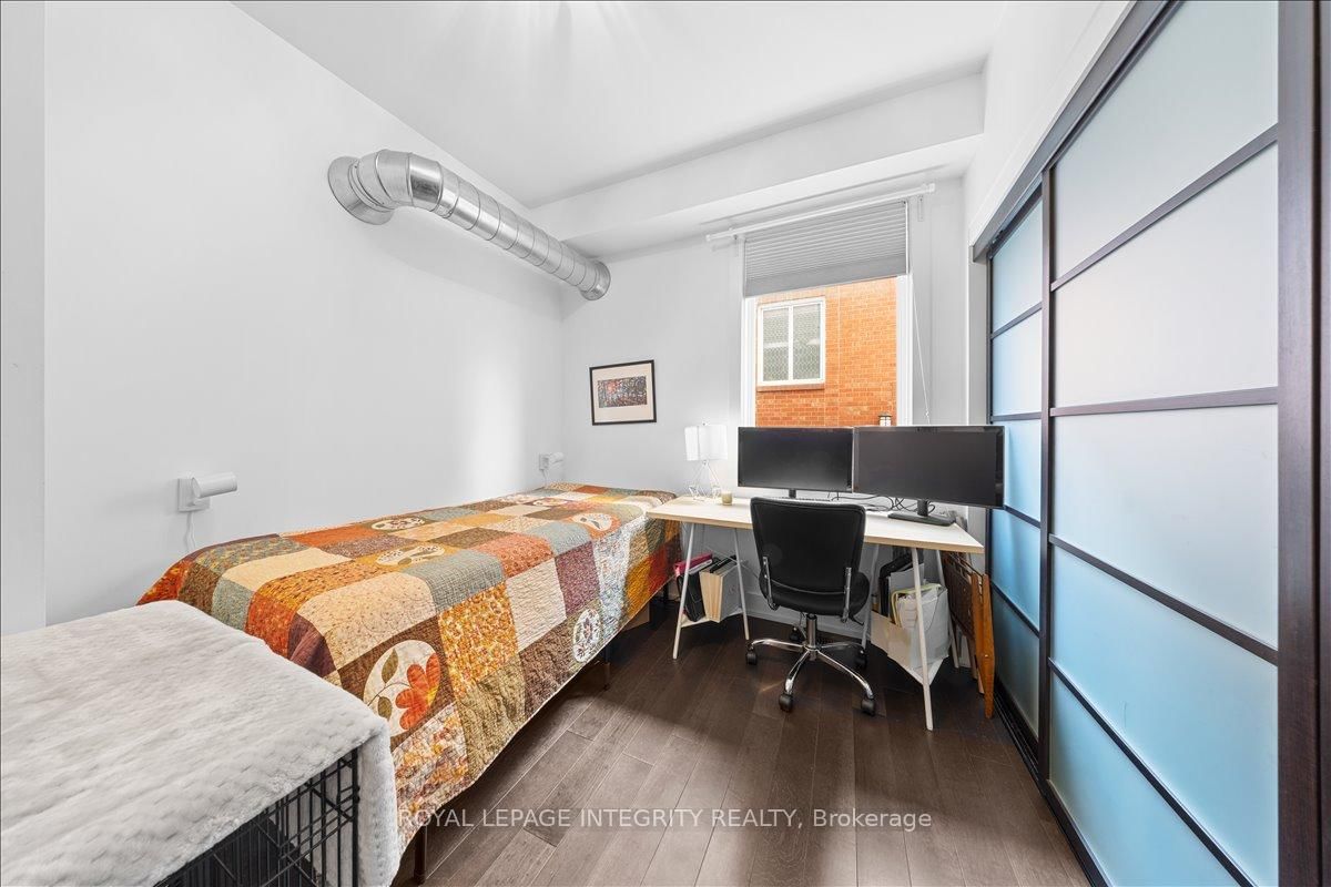 150 Greenfield Avenue, Unit 204 - Photo 17