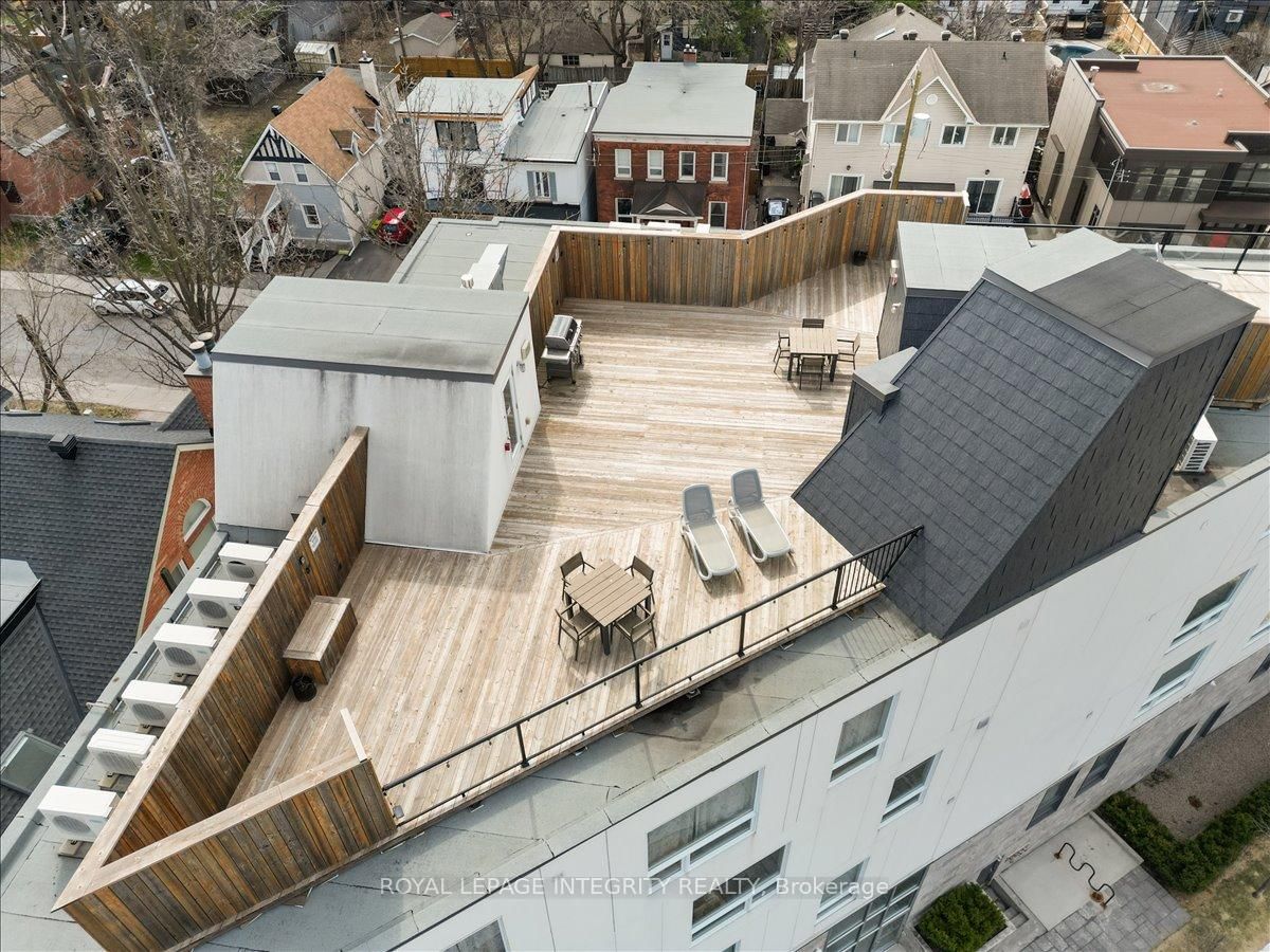 150 Greenfield Avenue, Unit 204 - Photo 2